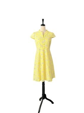 Talbots Petites Yellow Daisy Floral Eyelet Fit and Flare Dress Size 4 Petite